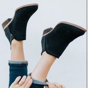 Toms Deia Booties W8 🔥